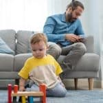 Parent Smartphone Use Could Harm Child Development
